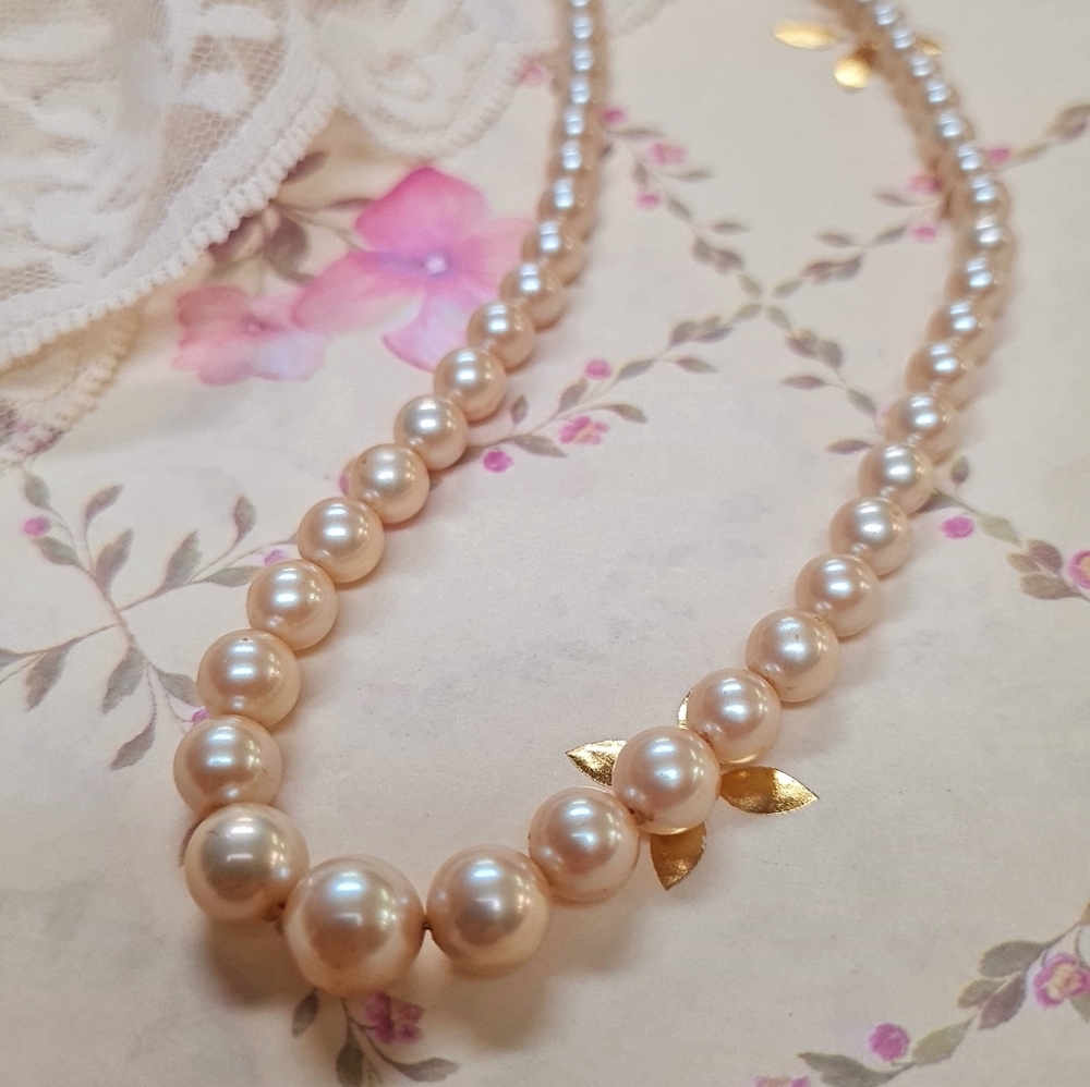 Lovely Vintage String of Pink Champagne Faux Pearls